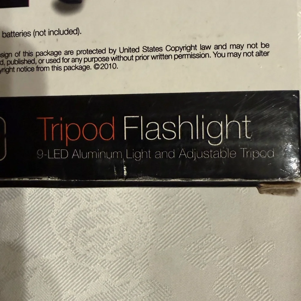 Adjustable Black Tripod Flashlight